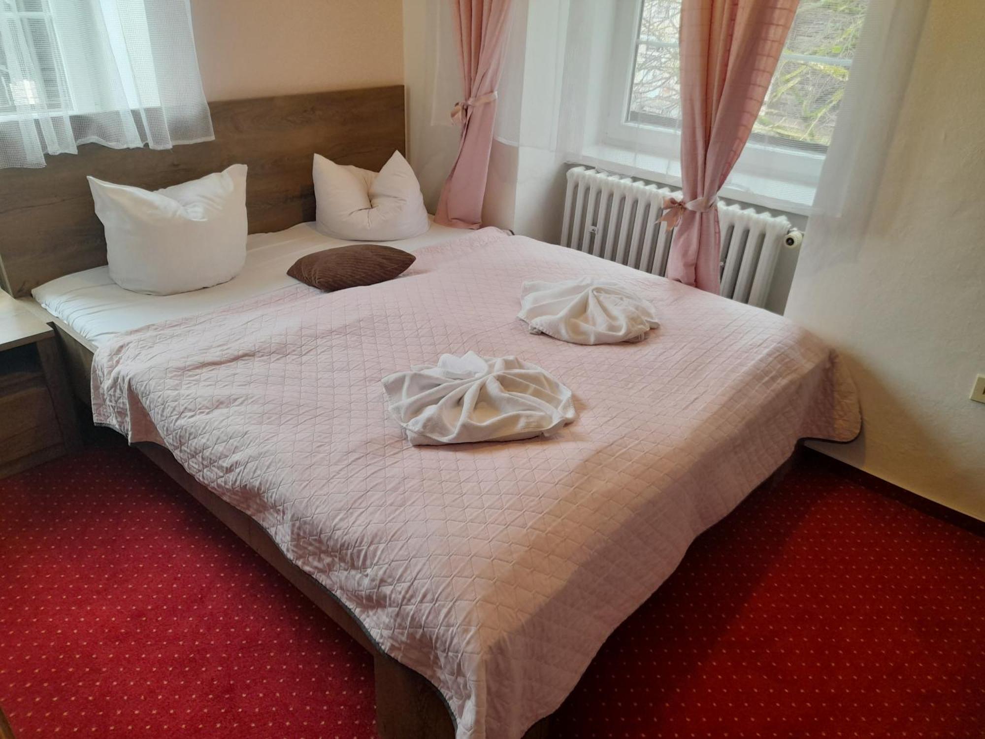 Hotel Dzban 卡尔洛瓦斯图丹卡 外观 照片