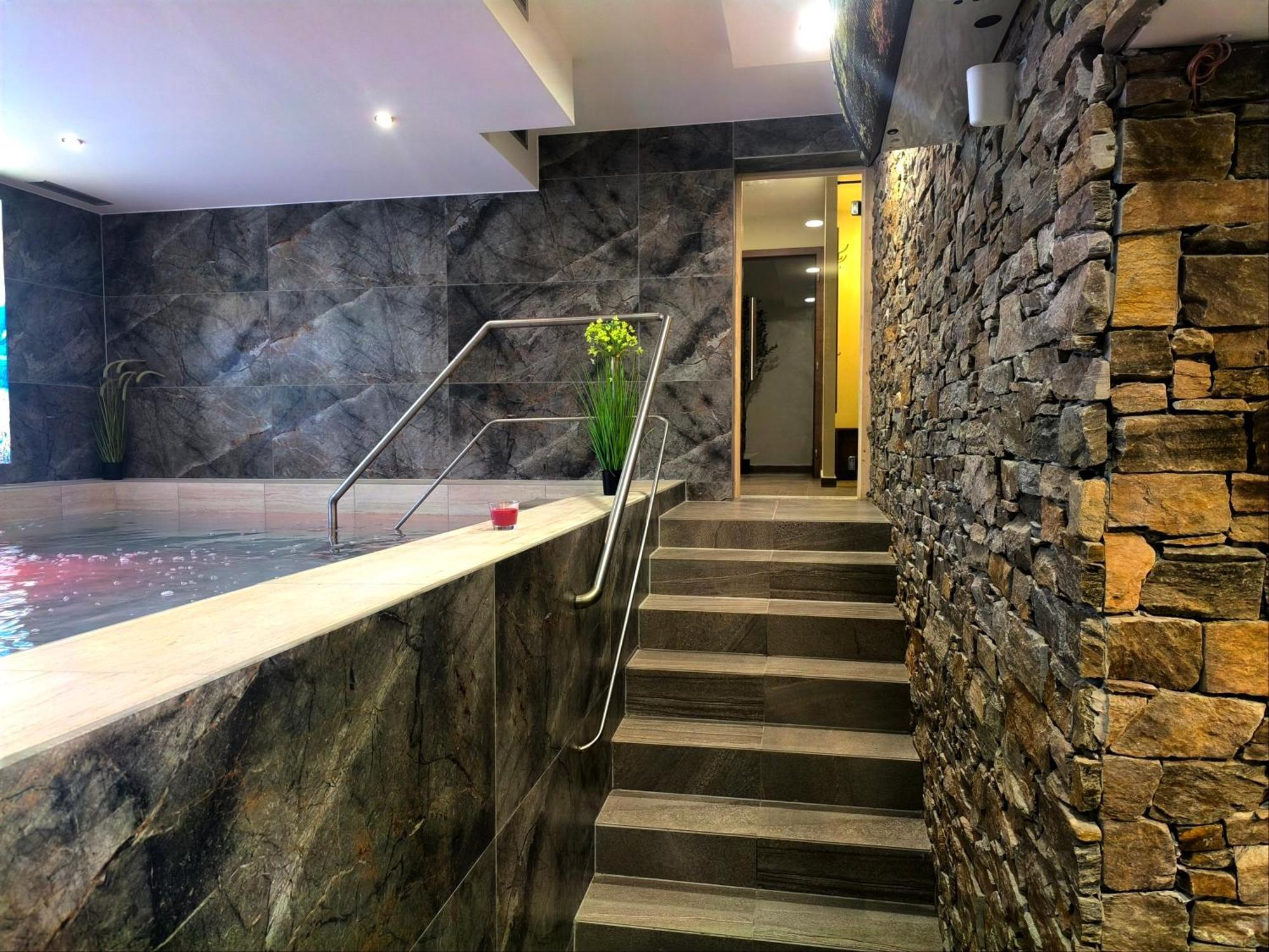Hotel Dzban 卡尔洛瓦斯图丹卡 外观 照片